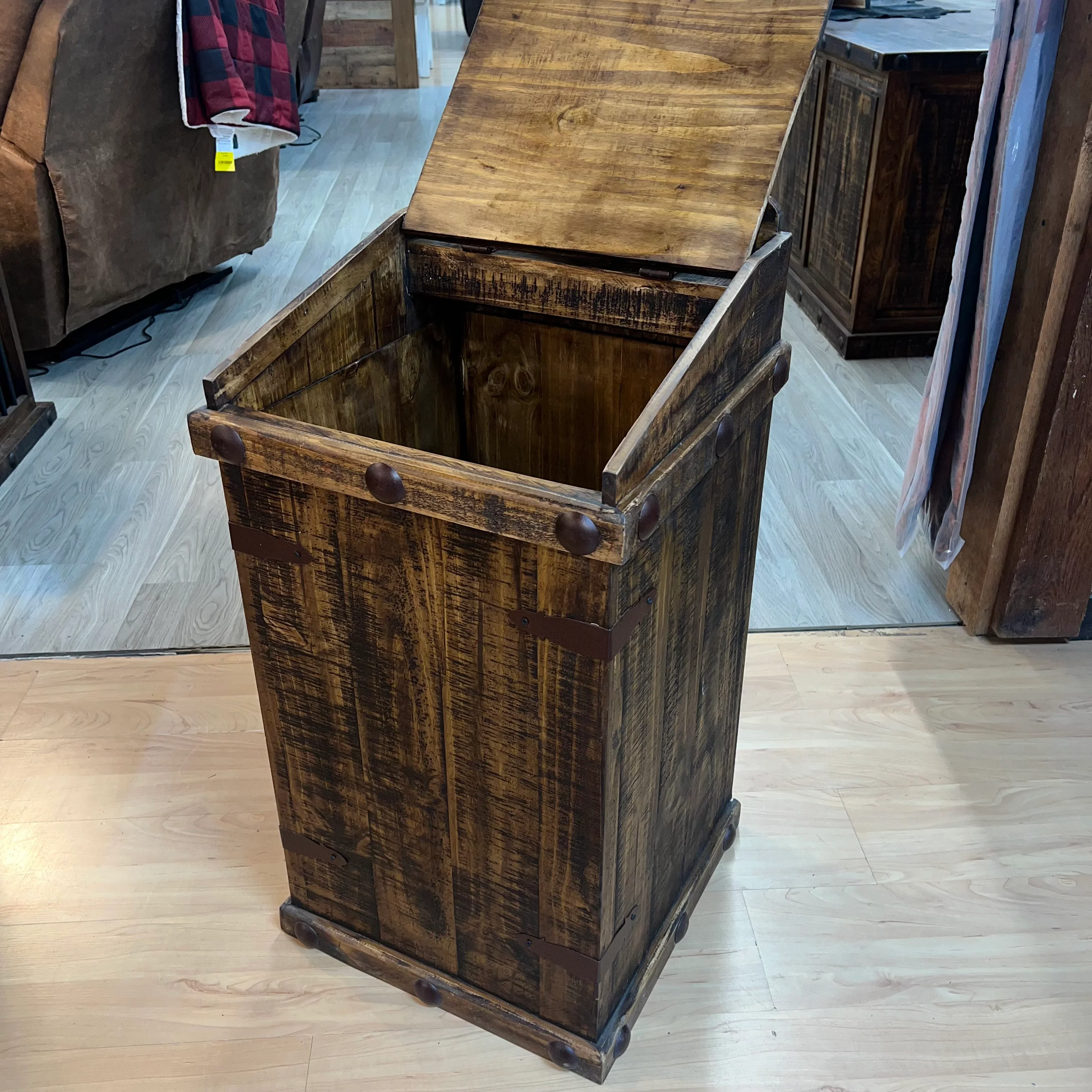 Bonanza Trash Can - Image 3