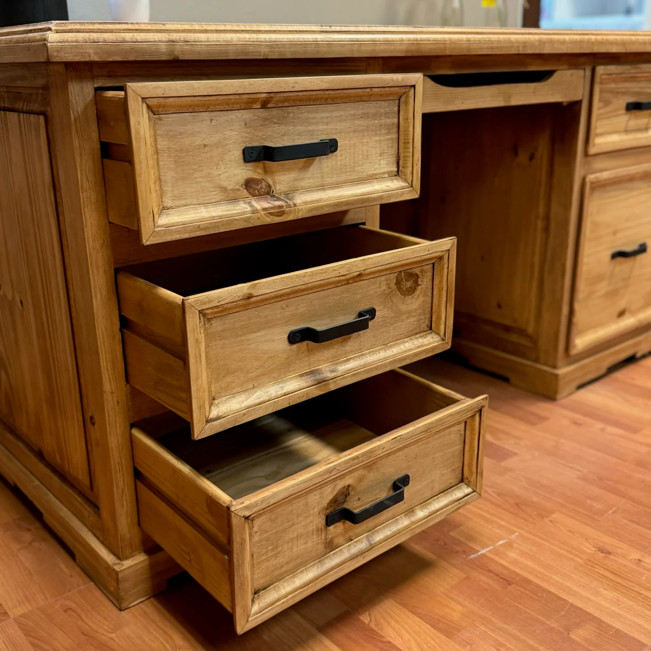 Sierra Executive Desk - Image 4