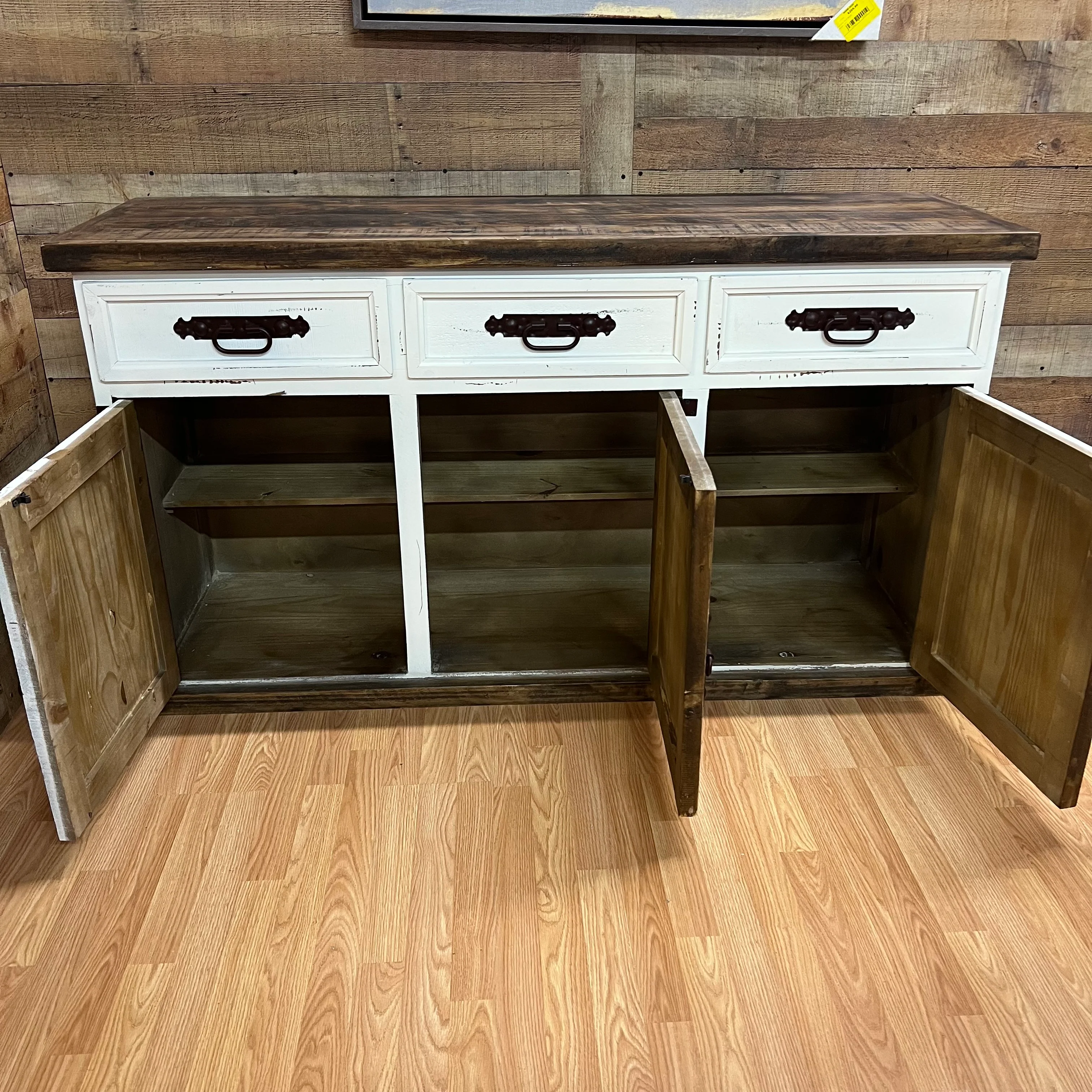 Gatlinburg 3 Door Buffet - Image 3