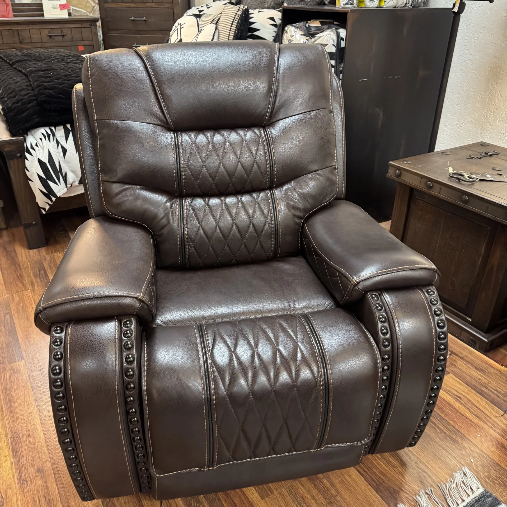 Maverick Power Leather Sofa Set - Image 8