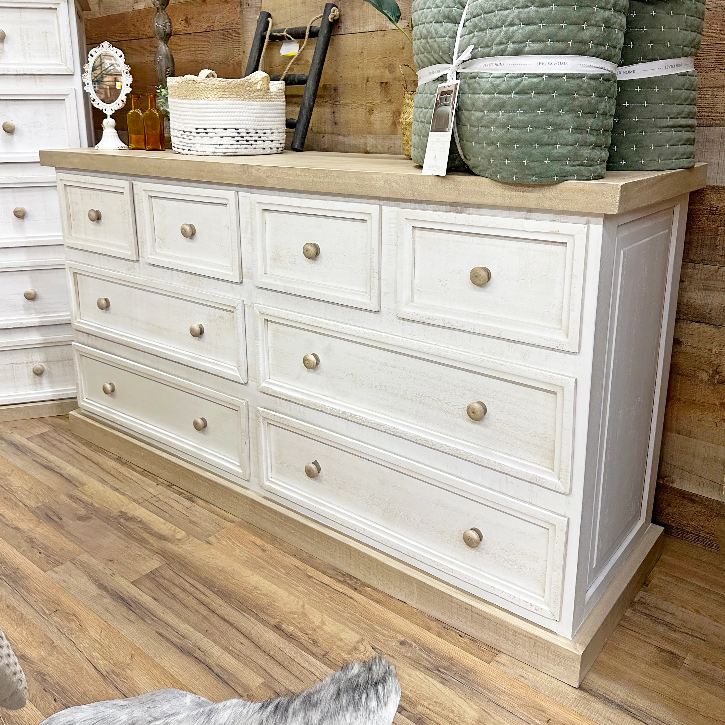 Pottery Farm Bedroom Doorbuster - Image 4